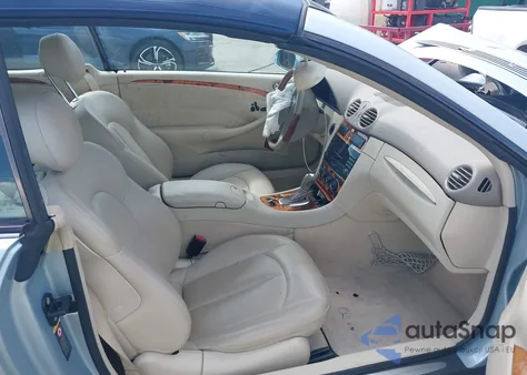 2005 Mercedes-Benz Clk 320 z USA, uszkodzony, nr VIN WDBTK65G85T054750